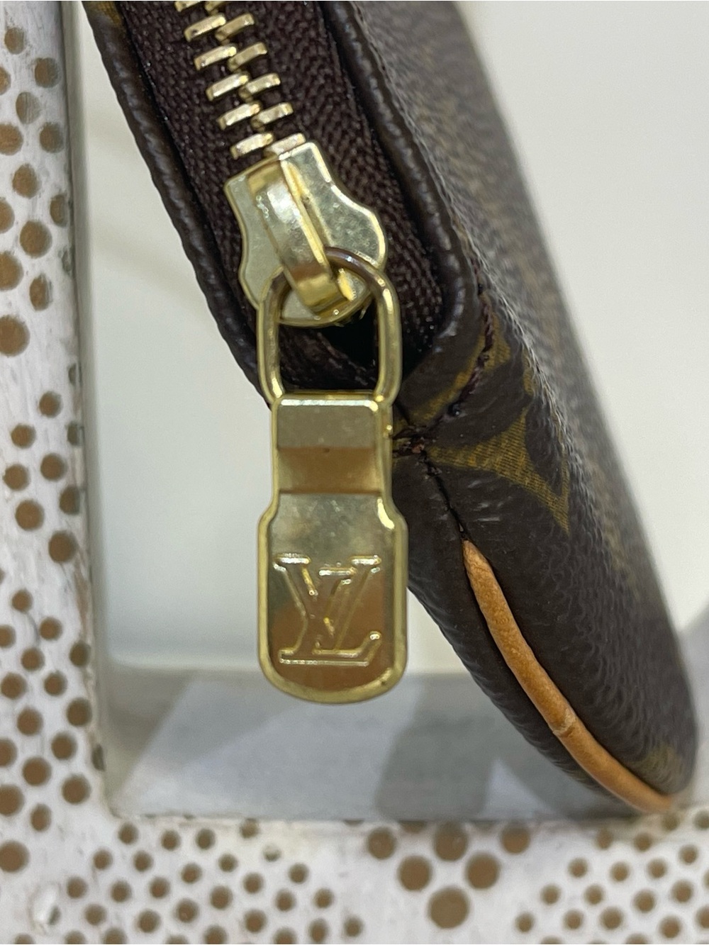 Louis Vuitton Monogram Round Coin Pouch - Brown and Gold - Picture 3 of 5